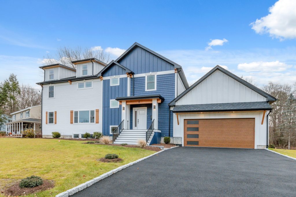 Home for Sale in Burlington MA