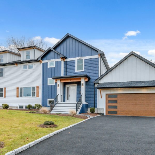 Home for Sale in Burlington MA