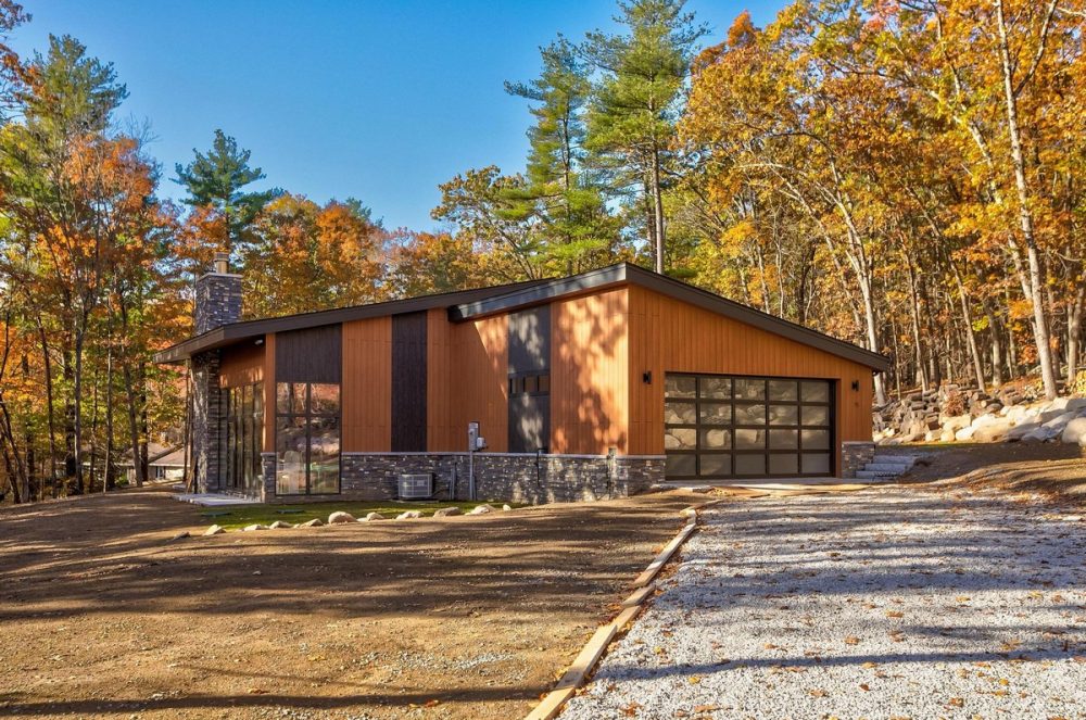 Custom Home Built in Pelham NH - Modern Siding & Windows